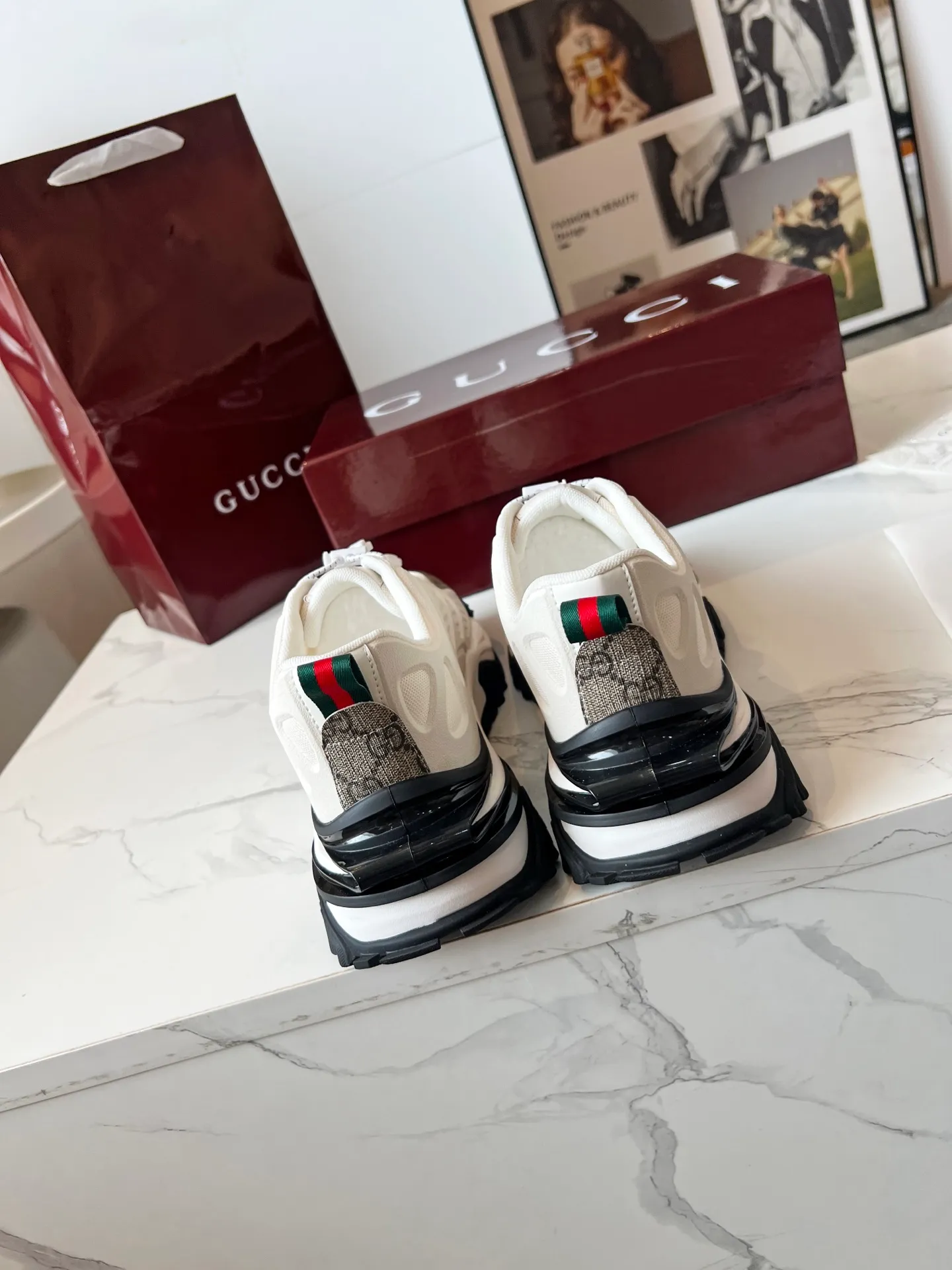 Factory direct sales p560🐘🐘women's shoes women's clothing ❤️‍🔥❤️‍🔥❤️‍🔥Gucci series 2.0 sports shoes are made with heavy investment❤️‍🔥❤️‍🔥❤️‍🔥Renewed interpretation of the brand's iconic striped webbing elements😍😍When retro genes collide with futuristic design🎊🎊This new pair of Gucci shoes directly reaches the trend threshold💥 ✔️Caron color contrast + classic stripes, GG reflective piping, visual impact, and comes with high-light filter when out on the street ✔️Multi-layer structure of different materials, mesh breathability, leather shaping, outsole EVA foam and TPU combination😍😍😍Fashion and practicality online ✔️Details of double G midsole + iconic double G lock shoelaces, retro DNA is crazy and restless, and every step is based on the trendy aesthetic❤️��️❤️❤️ Matching code: male 39-44